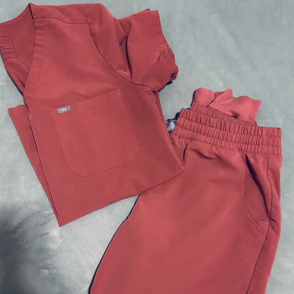 Figs scrub set